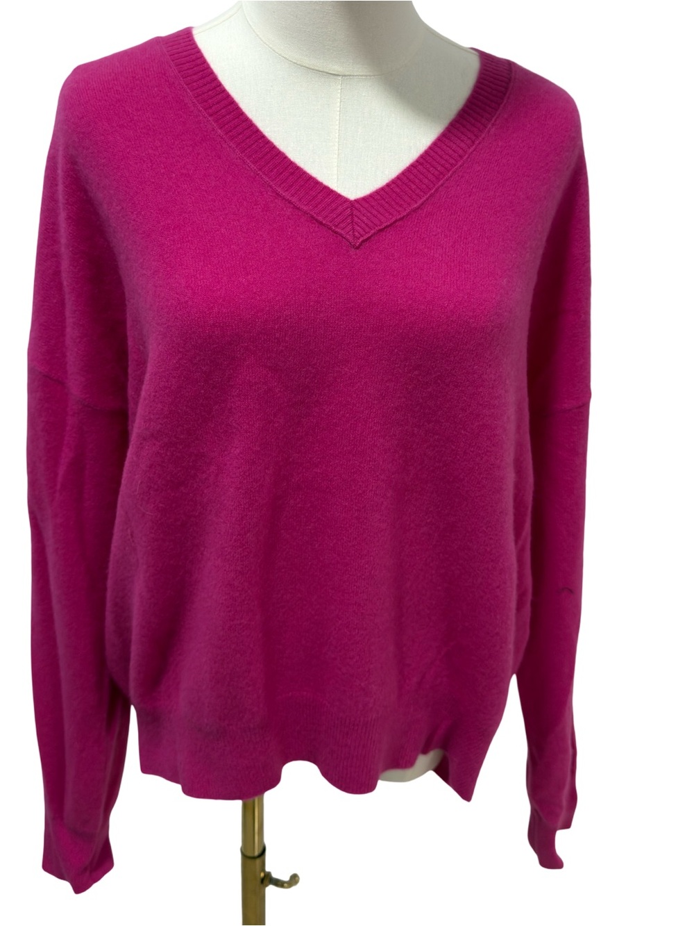 Maje 100% Cashmere Woman’s V-Neck Sweater in Bright Fuchsia